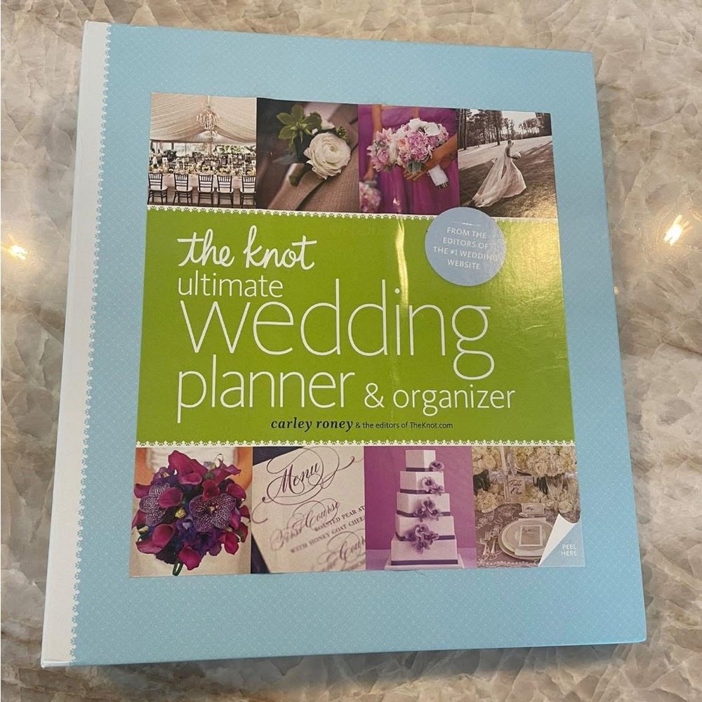 The Knot Ultimate Wedding Planner (ring-bound)

Unused
